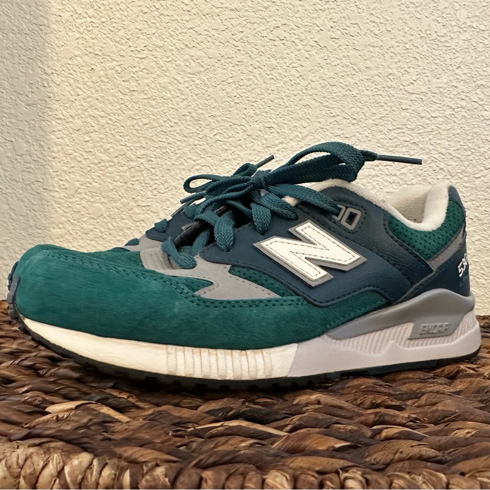 WOMENS - NEW BALANCE 530 - SIZE 7B